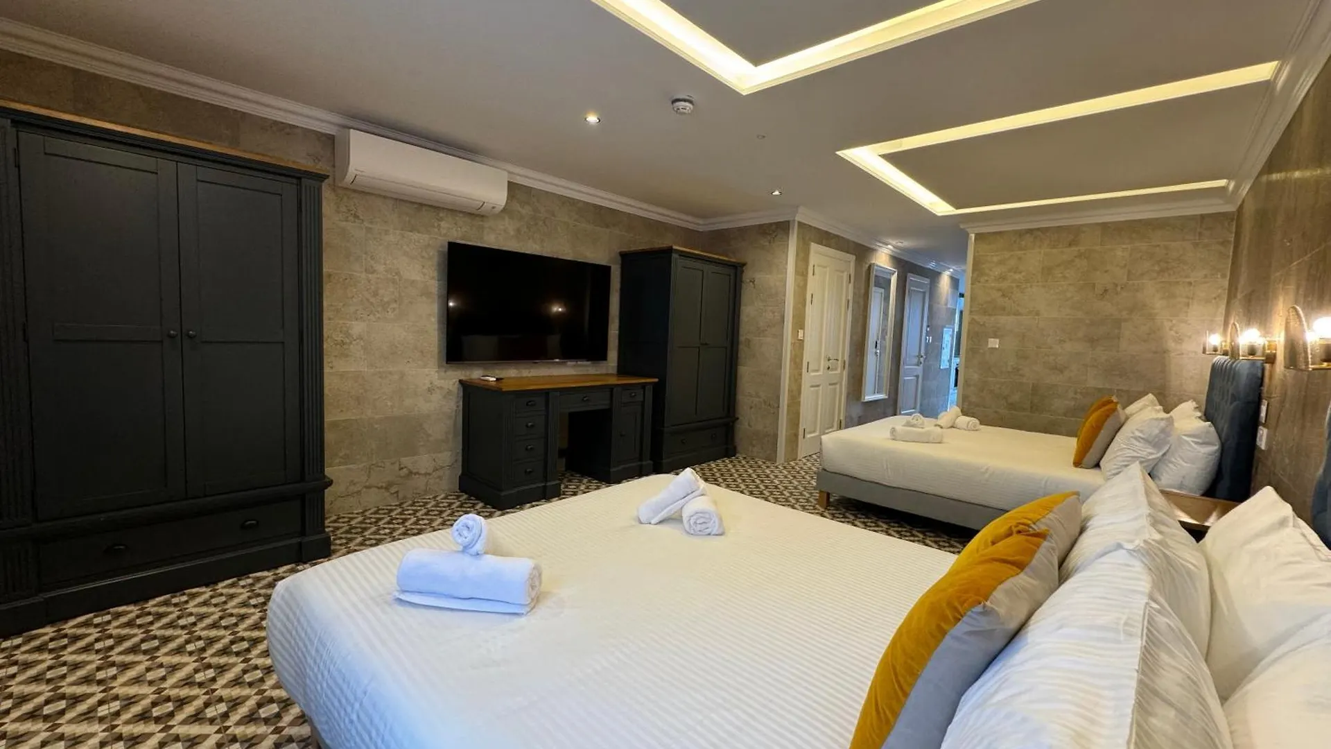 Balcony Hotel Saint Julian's 3*,