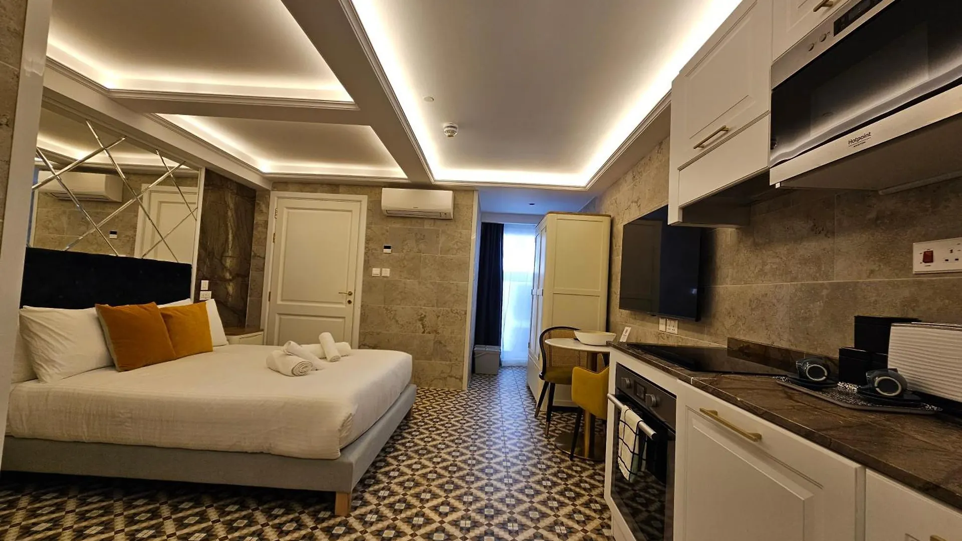 Balcony Hotel San Ġiljan