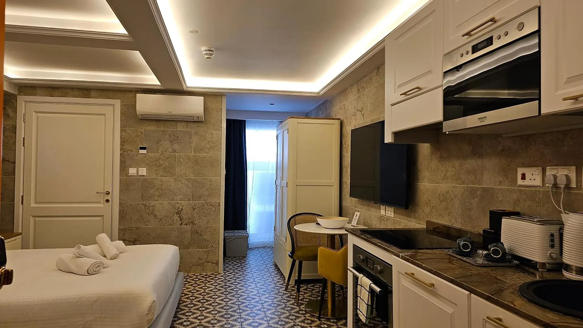 Balcony Hotel San Ġiljan