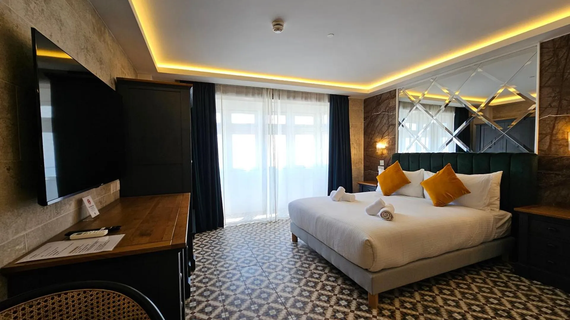 Balcony Hotel San Ġiljan