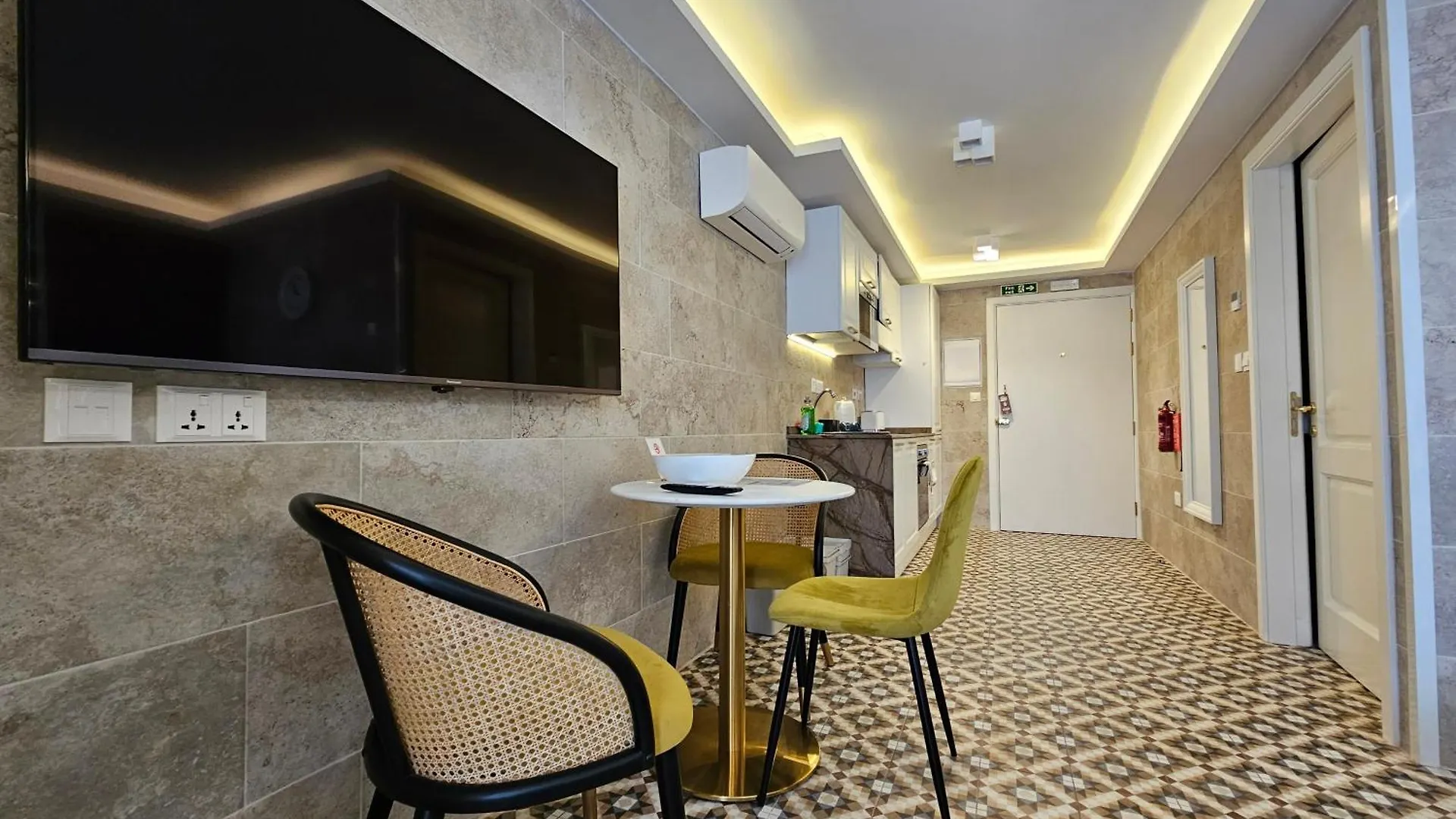 Balcony Hotel San Ġiljan